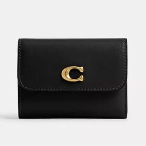 Coach Essential Card Holder Wallet